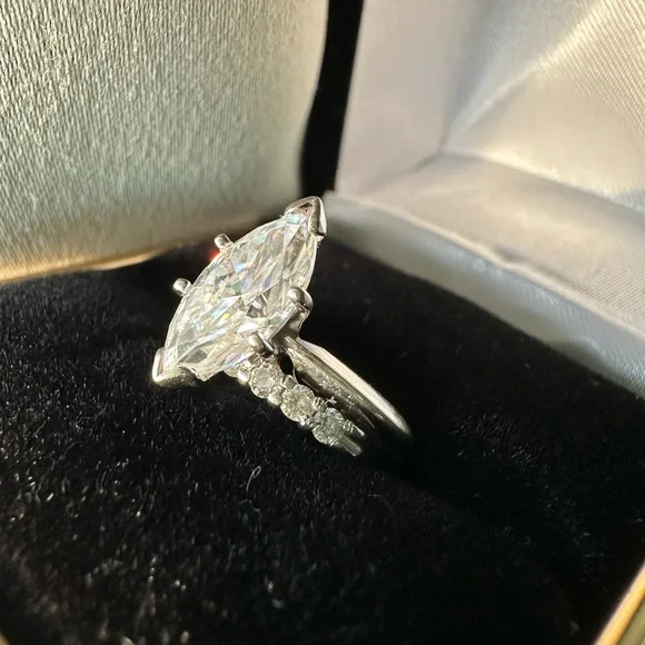 1.5 CT Marquise Moissanite Solitaire Set - Picture 3 of 14